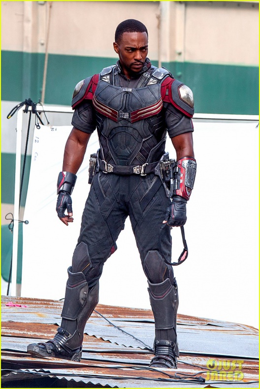 Evans, Mackie y Grillo en el rodaje de 'Civil War' 41 Anthony Mackie, Capitán América: Civil War, Chris Evans, Emily VanCamp, Frank Grillo, Marvel Studios