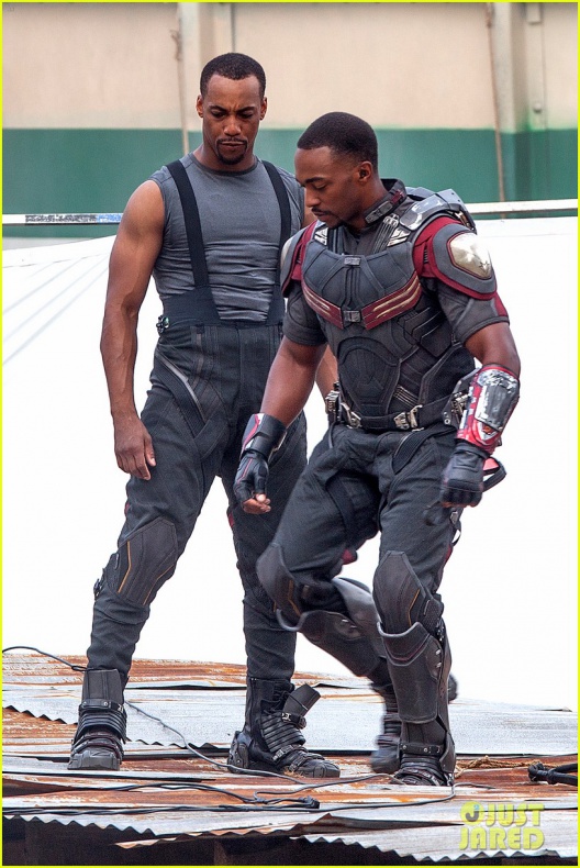 Evans, Mackie y Grillo en el rodaje de 'Civil War' 43 Anthony Mackie, Capitán América: Civil War, Chris Evans, Emily VanCamp, Frank Grillo, Marvel Studios