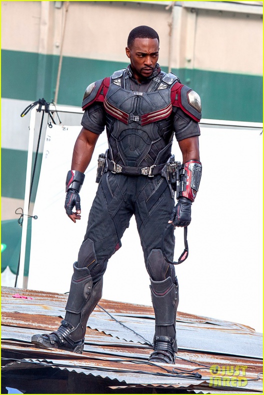 Evans, Mackie y Grillo en el rodaje de 'Civil War' 36 Anthony Mackie, Capitán América: Civil War, Chris Evans, Emily VanCamp, Frank Grillo, Marvel Studios