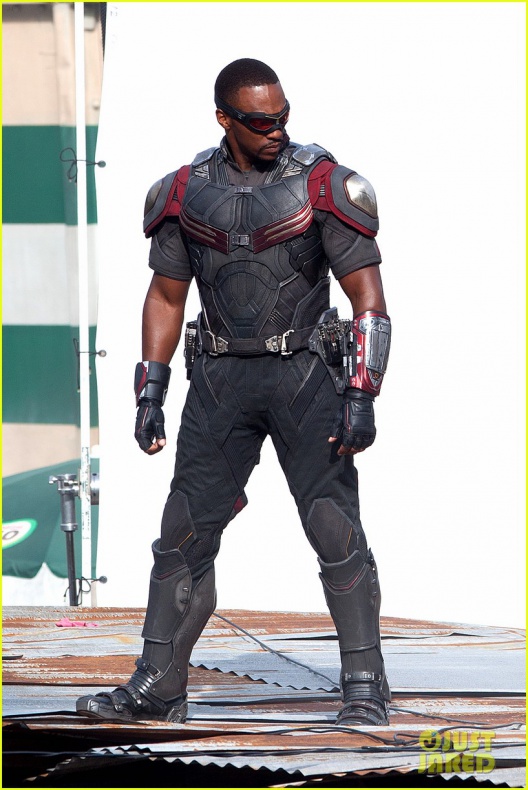 Evans, Mackie y Grillo en el rodaje de 'Civil War' 32 Anthony Mackie, Capitán América: Civil War, Chris Evans, Emily VanCamp, Frank Grillo, Marvel Studios