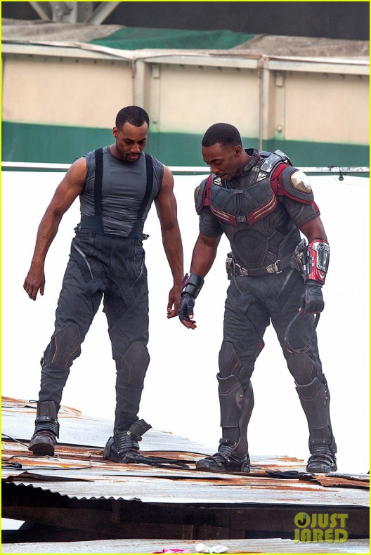 Evans, Mackie y Grillo en el rodaje de 'Civil War' 42 Anthony Mackie, Capitán América: Civil War, Chris Evans, Emily VanCamp, Frank Grillo, Marvel Studios