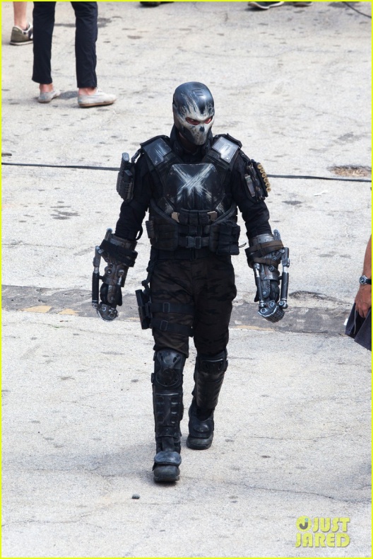 Evans, Mackie y Grillo en el rodaje de 'Civil War' 70 Anthony Mackie, Capitán América: Civil War, Chris Evans, Emily VanCamp, Frank Grillo, Marvel Studios