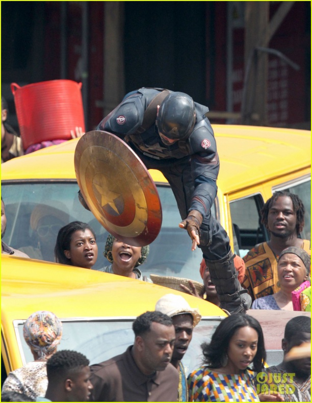Evans, Mackie y Grillo en el rodaje de 'Civil War' 53 Anthony Mackie, Capitán América: Civil War, Chris Evans, Emily VanCamp, Frank Grillo, Marvel Studios