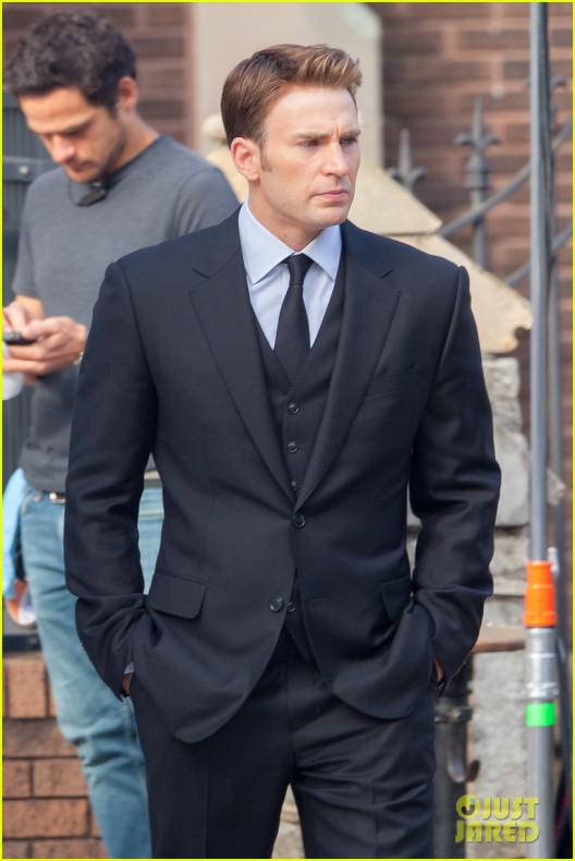Evans, Mackie y Grillo en el rodaje de 'Civil War' 11 Anthony Mackie, Capitán América: Civil War, Chris Evans, Emily VanCamp, Frank Grillo, Marvel Studios