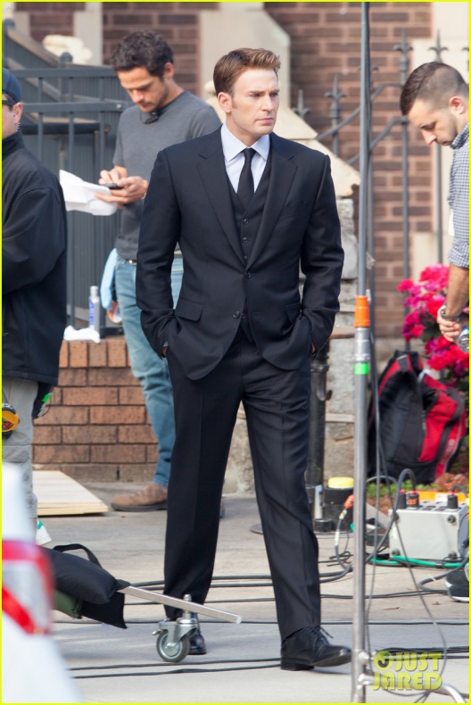 Evans, Mackie y Grillo en el rodaje de 'Civil War' 14 Anthony Mackie, Capitán América: Civil War, Chris Evans, Emily VanCamp, Frank Grillo, Marvel Studios