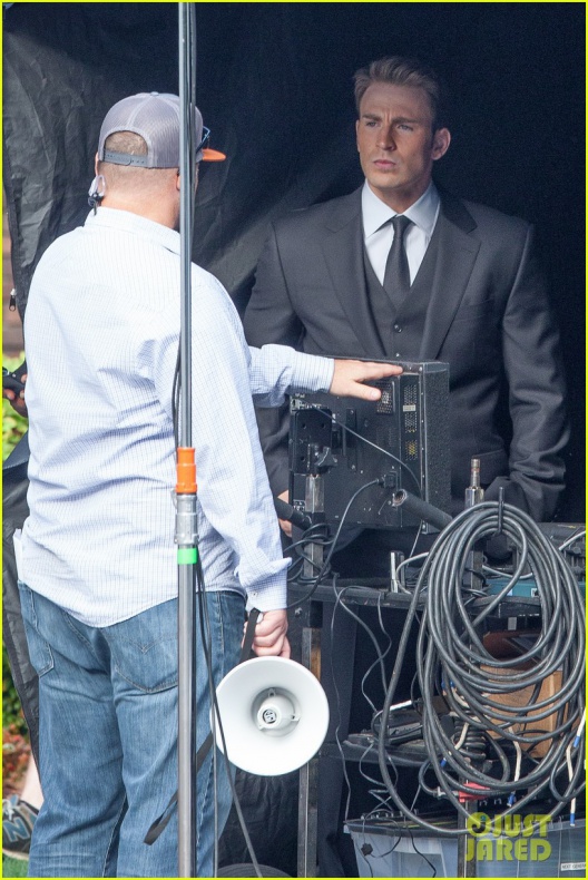 Evans, Mackie y Grillo en el rodaje de 'Civil War' 9 Anthony Mackie, Capitán América: Civil War, Chris Evans, Emily VanCamp, Frank Grillo, Marvel Studios
