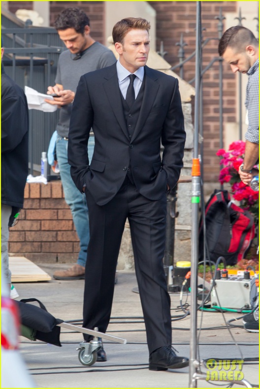 Evans, Mackie y Grillo en el rodaje de 'Civil War' 13 Anthony Mackie, Capitán América: Civil War, Chris Evans, Emily VanCamp, Frank Grillo, Marvel Studios