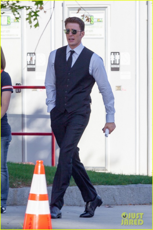 Evans, Mackie y Grillo en el rodaje de 'Civil War' 18 Anthony Mackie, Capitán América: Civil War, Chris Evans, Emily VanCamp, Frank Grillo, Marvel Studios