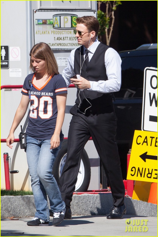 Evans, Mackie y Grillo en el rodaje de 'Civil War' 20 Anthony Mackie, Capitán América: Civil War, Chris Evans, Emily VanCamp, Frank Grillo, Marvel Studios
