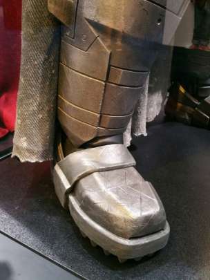 [SDCC15] Galería de fotos de trajes, armadura de Batman y armas de 'Batman V Superman'