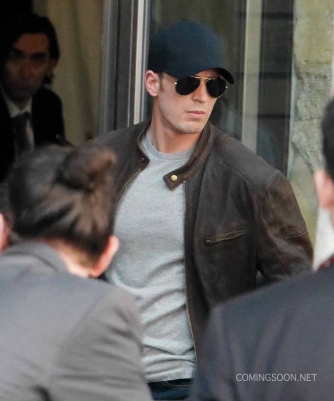 Pantera Negra en el rodaje de 'Captain America: Civil War' 25 Anthony Mackie, Black Panther, Captain America: Civil War, Chadwick Boseman, Chris Evans, Marvel Studios, Pantera negra