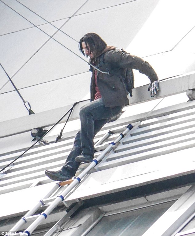 Pantera Negra en el rodaje de 'Captain America: Civil War' 37 Anthony Mackie, Black Panther, Captain America: Civil War, Chadwick Boseman, Chris Evans, Marvel Studios, Pantera negra