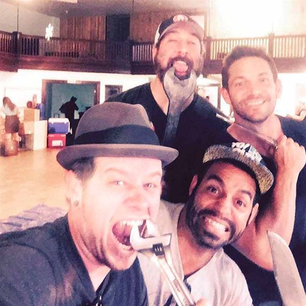 Nuevas imágenes de 'Dead 7': BackStreet Boys y 'N Sync contra zombis 2 Dead 7, The Asylum