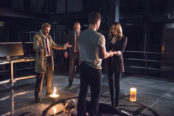 Tráiler e imágenes de la aparición de Constantine en 'Arrow' 1 Arrow, Constantine, John Constantine, The CW