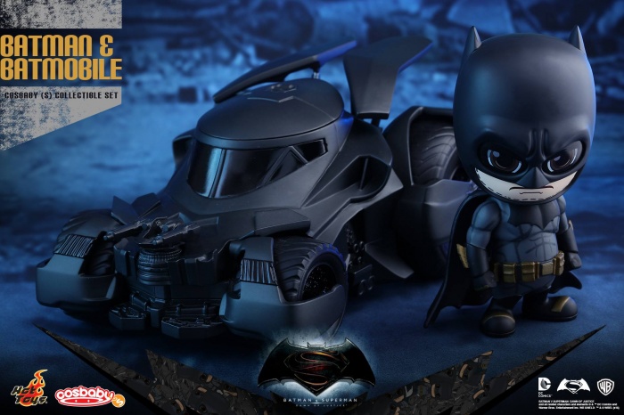 Hot Toys revela su Cosbaby de Batman
