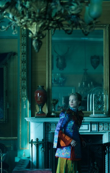 Nuevas imágenes y tráiler para 'Alicia a través del espejo' 2 Alicia a través del espejo, Disney