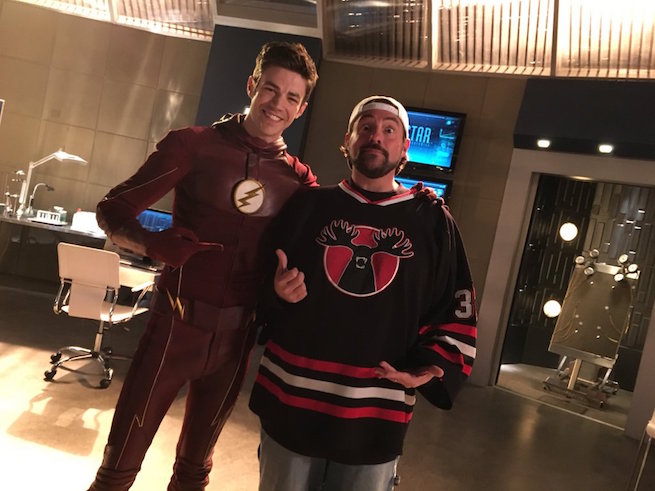 Grant Gustin quiere que Kevin Smith dirija más episodios de 'The Flash' 1 Grant Gustin
