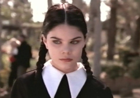 Las caras de Miércoles Addams 5 Christina Ricci, Familia Addams, Jenna Ortega, Lisa Loring, Miércoles Addams, Nicole Fugere, Noelle Von Sonn, Selección del editor