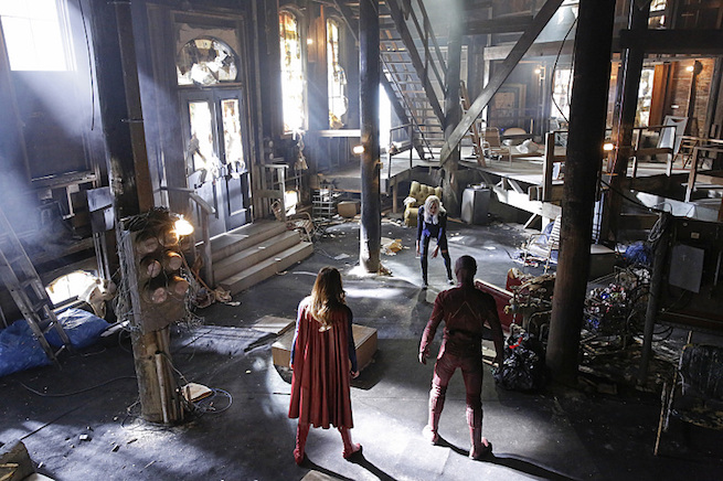 Teaser e imágenes del crossover entre Supergirl y The Flash