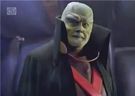 Las caras del Detective Marciano 2 David-Odgen-Stiers