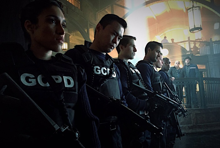 Nuevas imágenes del set de rodaje de la tercera temporada de 'Gotham' 7 Goth7