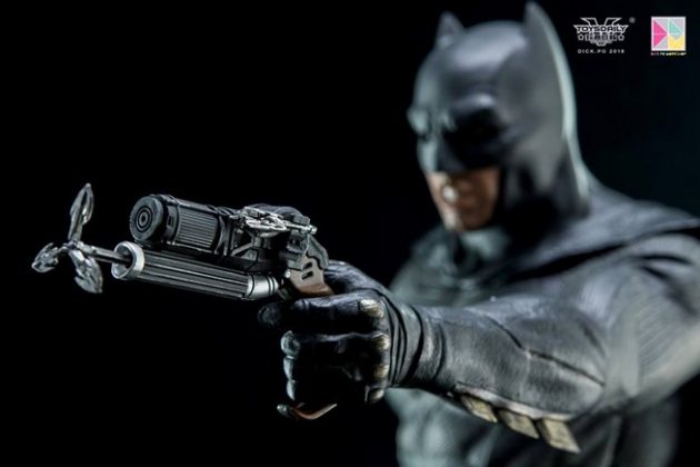 Hot Toys Batman v Superman Batman (25)