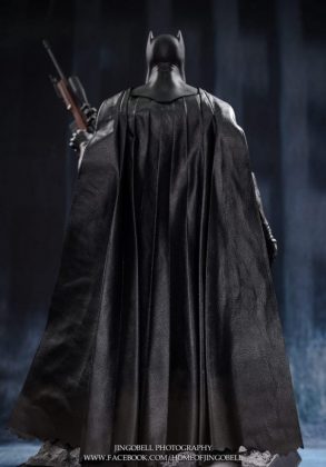 Hot Toys Batman v Superman Batman (50)