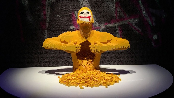 Nathan Sawaya convierte a los superhéroes de DC en esculturas de Lego 9 DC, Lego, Nathan Sawaya