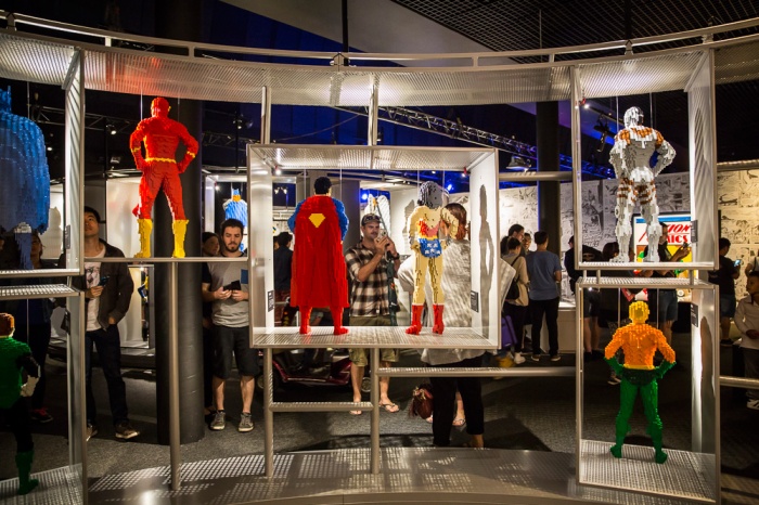 Nathan Sawaya convierte a los superhéroes de DC en esculturas de Lego 7 DC, Lego, Nathan Sawaya