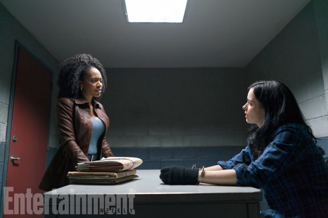 Primeros detalles del personaje de Sigourney Weaver en 'The Defenders' 6 The Defenders - Entertainment Weekly 03