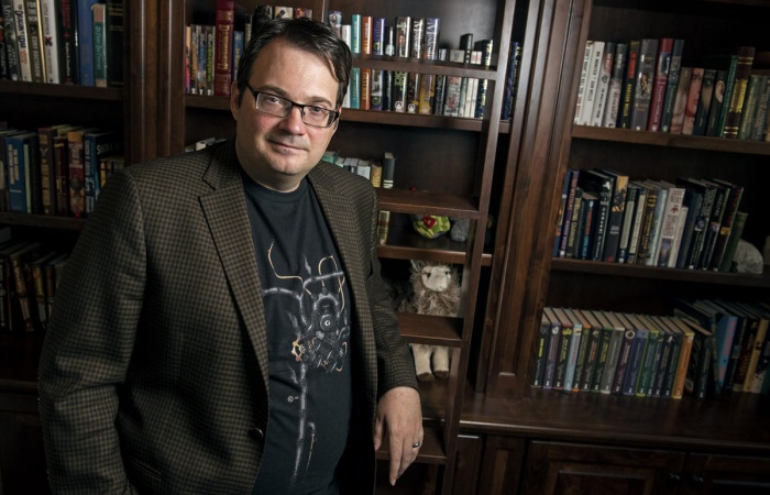 Brandon Sanderson