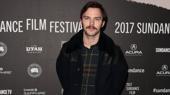 Nicholas Hoult podría dar vida a un joven J.R.R. Tolkien en un próximo biopic