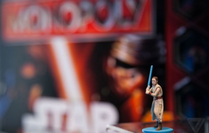 Continúa la polémica con el Monopoly de Star Wars de Hasbro y la figura de Rey 004