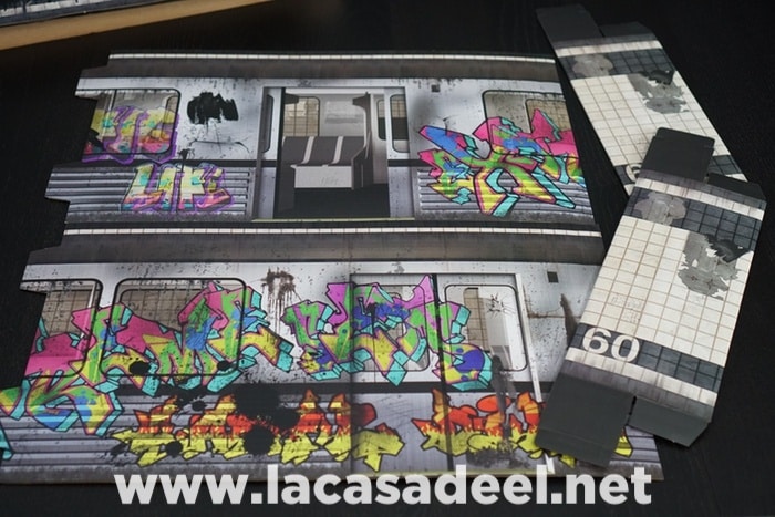 Extreme-Sets Subway Terminal Pop-Up Diorama
