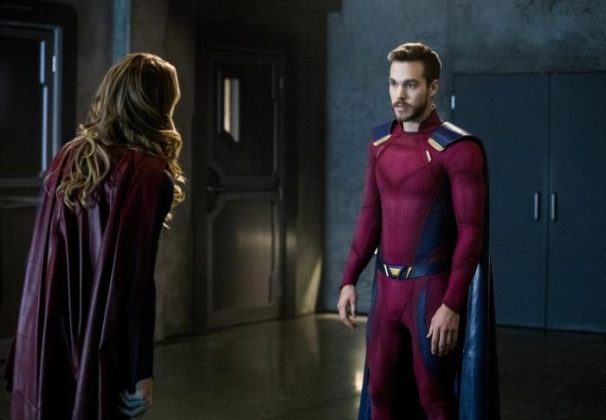 Mon-El y Supergirl 2