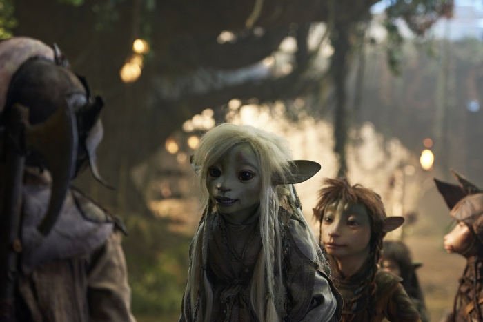 La serie sobre Cristal oscuro de Netflix ya tiene fecha y primeras imágenes