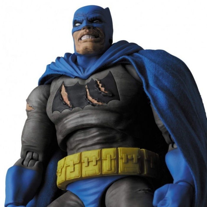 MAFEX nos trae una figura articulada del Batman de Frank Miller
