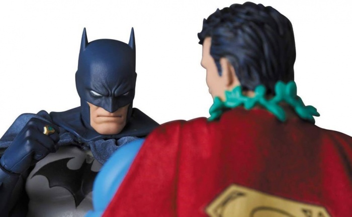 Así luce la figura del Superman poseido que vimos en Batman: Silencio 1 Batman: Silencio, MAFEX, Superman