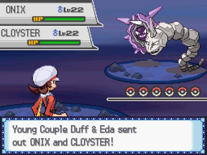 Los entrenadores pareja joven usan pokémon de carácter romántico