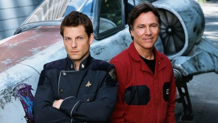 Richard Hatchs, Apollo en la Battlestar Galactica original, también sale en su reinicio de 2004