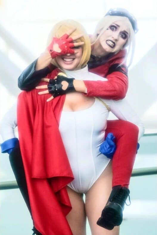 Cosplay de Power Girl y Harley Quinn 01