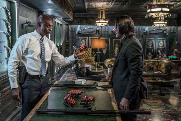 Keanu Reeves y Lance Reddick en The Continental, el emblemático hotel de John Wick