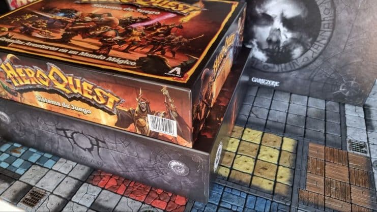 TseuQuest vs Heroquest: caja, tablero, libros y pantalla