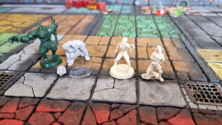 TseuQuest vs Heroquest: miniaturas