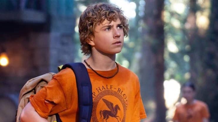 La estrella de Percy Jackson renuncia a su baile de graduación tras amenazas de fans