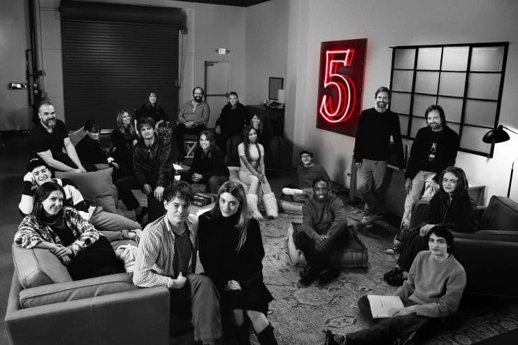 El tráiler del documental de la 5ª temporada de Stranger Things muestra a los Duffer al límite por el final