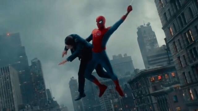 La nueva película de Spider-Man arranca con una caída al vacío y lo cambia todo